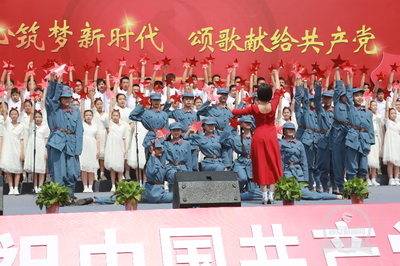 展師生風(fēng)采 抒愛國情懷——高新一中初中校區(qū)校園藝術(shù)節(jié)暨文化藝術(shù)交流活動(dòng)圓滿舉辦